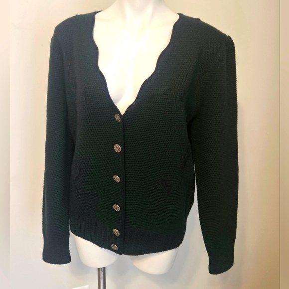 Petressa Sweaters - Petressa Pure New Wool Embroidered Size 40 Vintage
